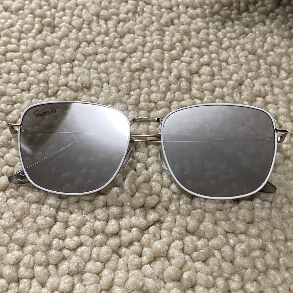 Sunnies fashion sunglasses